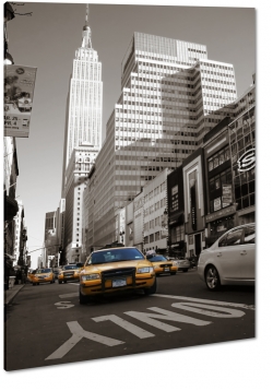 takswki, taxi, street foto, empire state, nowy jork, city, miasto, wieowce, ruch uliczny, szare to, b&w, ty