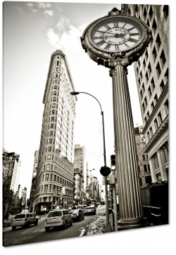 flatiron building, pita aleja, broadway, manhattan, nowy jork, trjkt, wieowiec, skrzyowanie, ruch uliczny, zegar, miasto, b&w